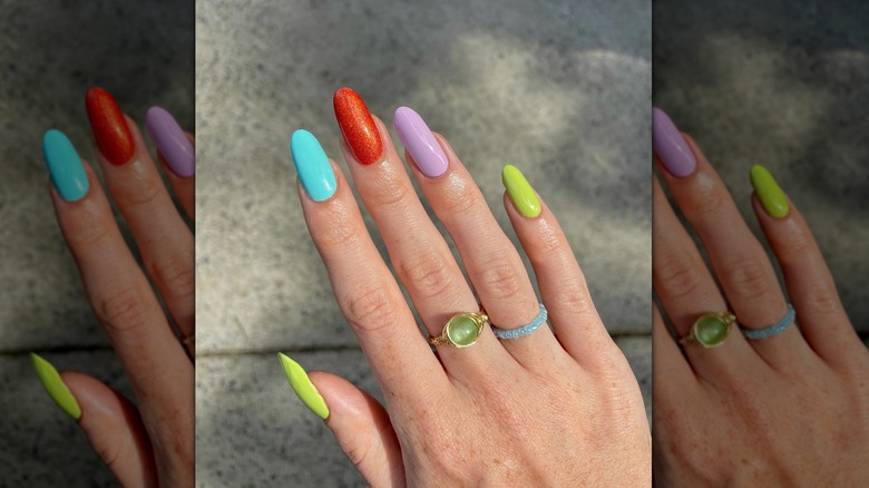 multi-colored fingernails