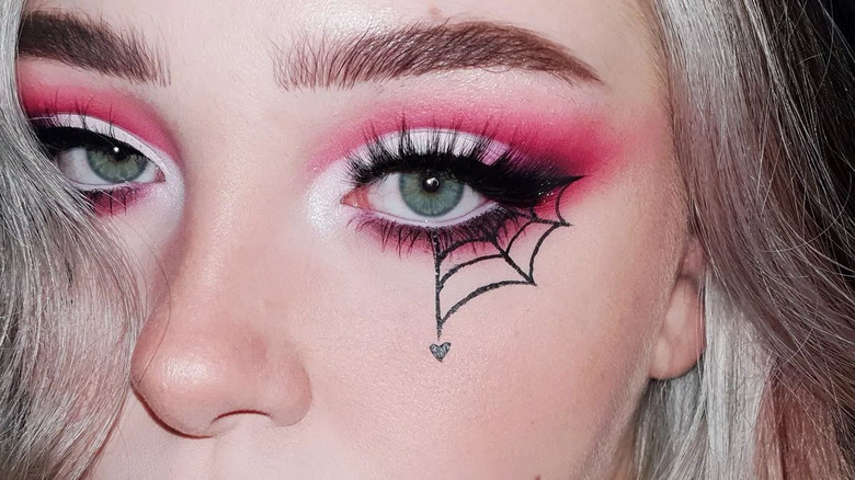 spider-web eyeliner on an eye