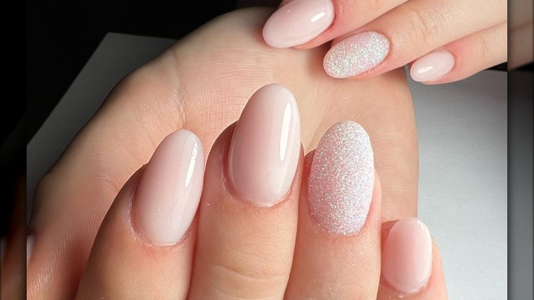 Pink nails with sparkly accent nail