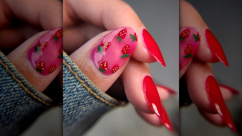 Jelly strawberry nails