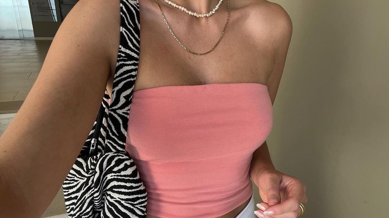 Structured Tube Tops: The Trendy Summer Look Leaning Into