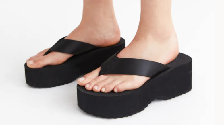 Black platform flip-flops