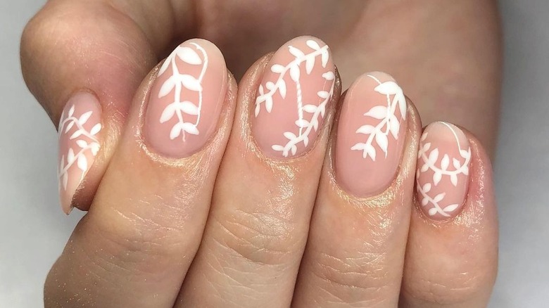 manicure with icing detail
