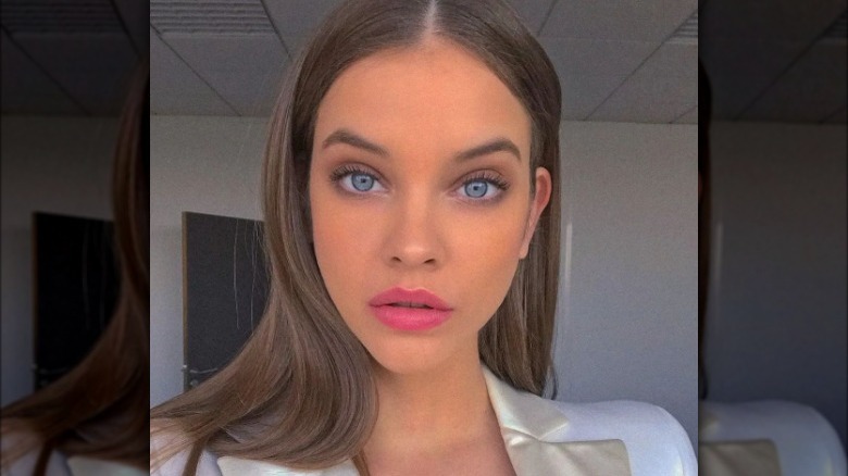 barbara palvin pink lipstick 