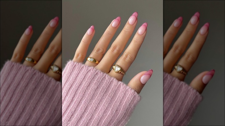 Gradient pink French tips manicure