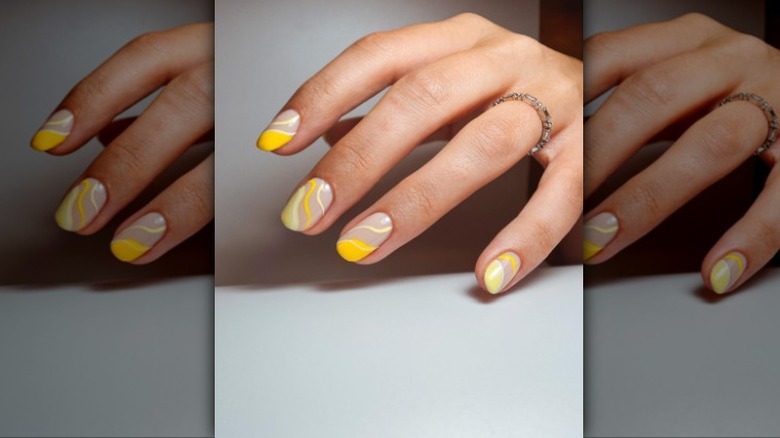 wavy design on nails