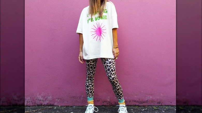 Graphic crewneck tee and leggings