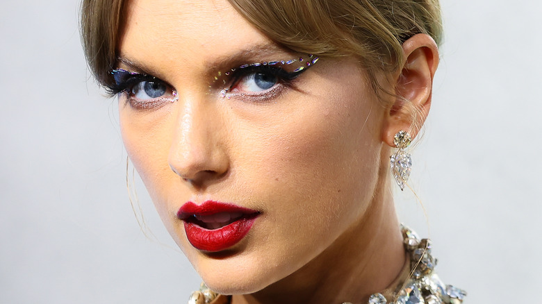 Taylor Swift 2022 VMA crystal eyes