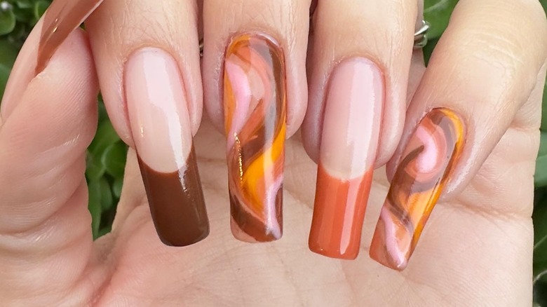 abstract fall colors manicure