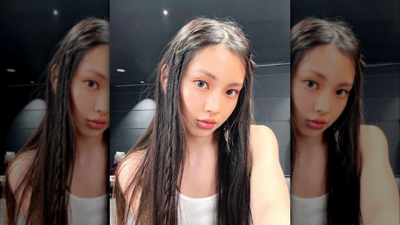NewJeans' Hyein with simple makeup