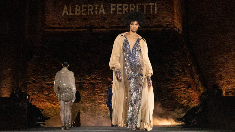 Model walking Alberta Ferretti show