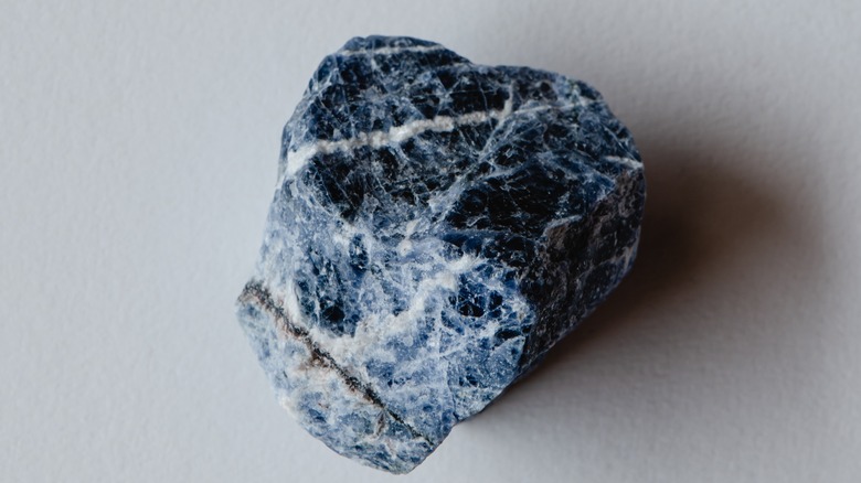 Raw sodalite