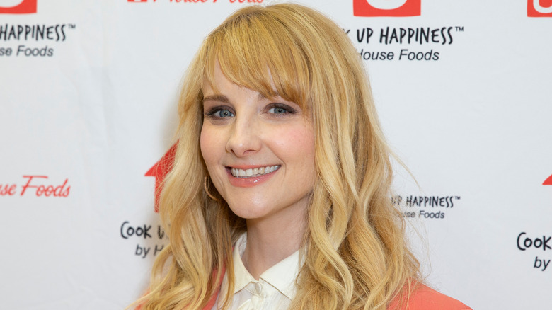 Melissa Rauch smiling