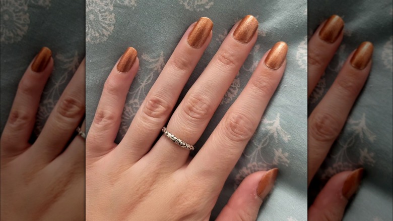 Shimmery copper nails