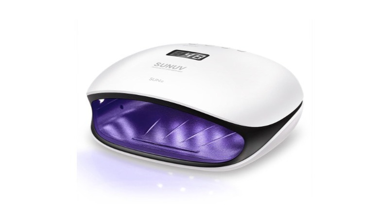 picture of a uv led gel nail polish lamp