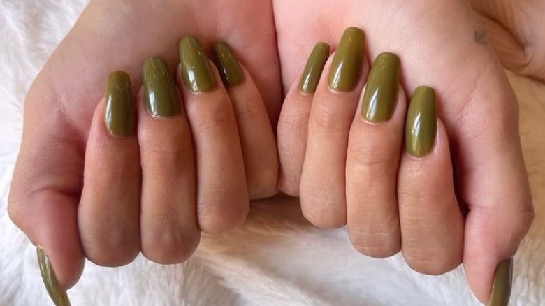 Selena Gomez's olive green manicure
