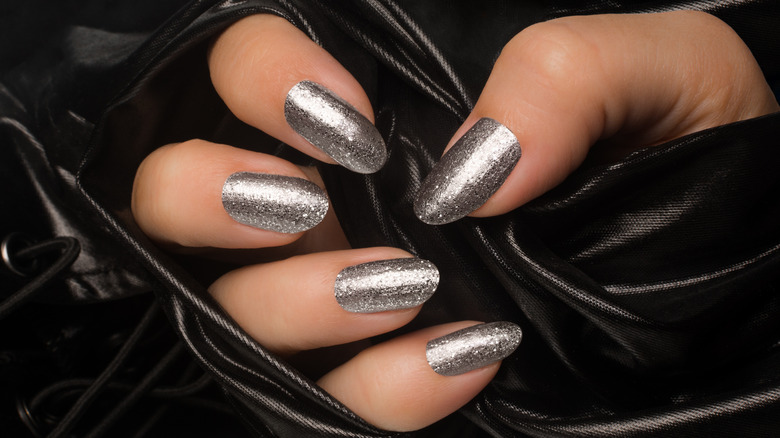 silver glitter nails