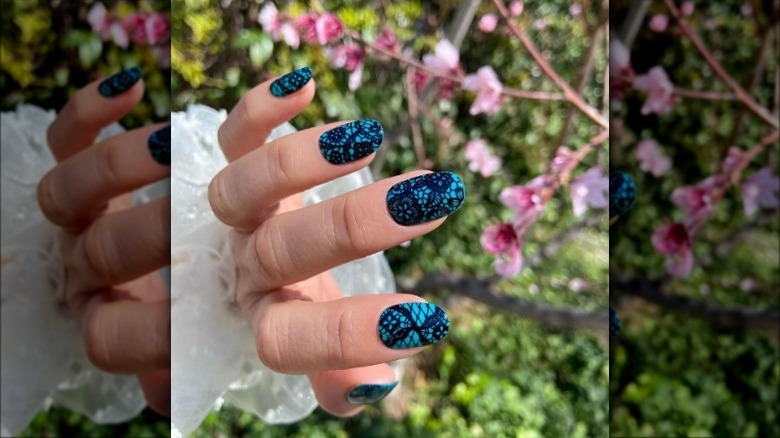 blue nails with lace print
