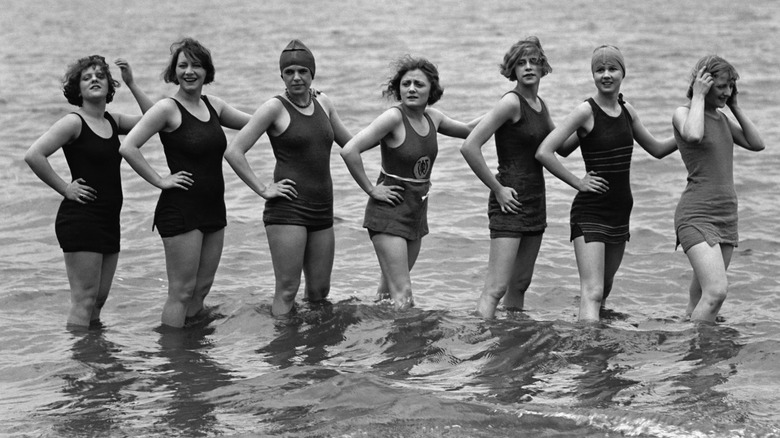 Women in bathing suits 1925