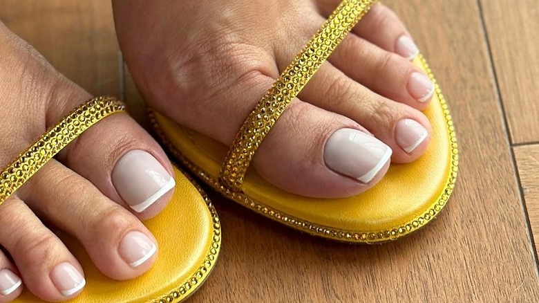 Fall Toe Nail Designs 2023: TOP Pedicure Color Trends