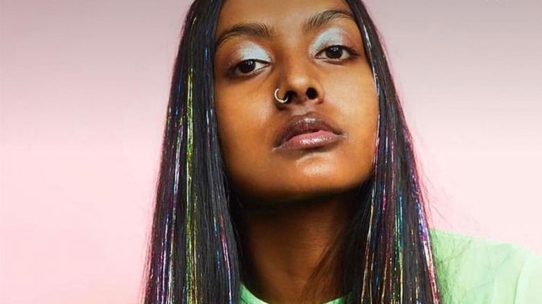 The Fun And Shiny Hair Trend That'll Be All The Rage For The 2023 Festival  Season