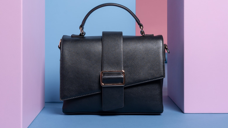 Bag Trends 2023: Heart Shapes, Tangy Hues, Hobo Silhouettes & More –  StyleCaster