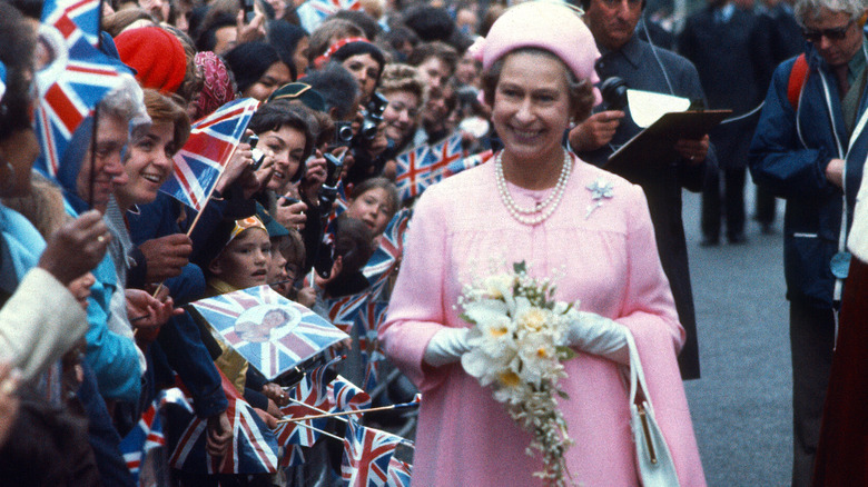 Queen Elizabeth wearing pink Silver Jubilee