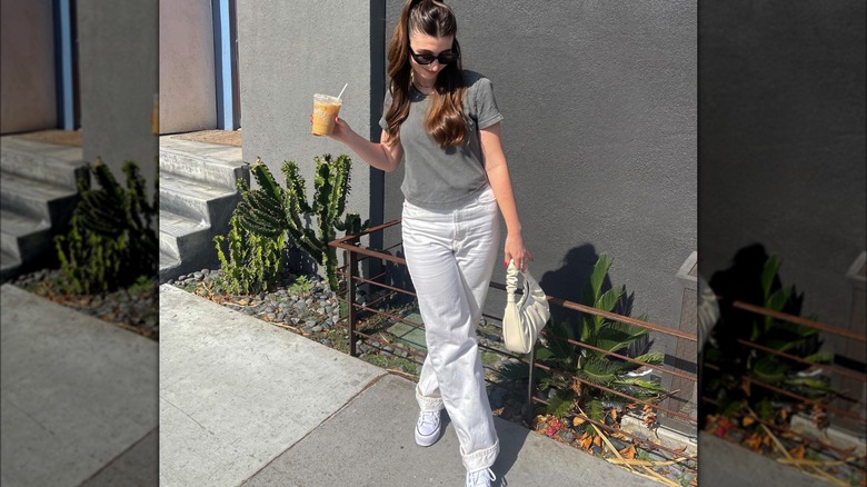 Gray t-shirt white jeans