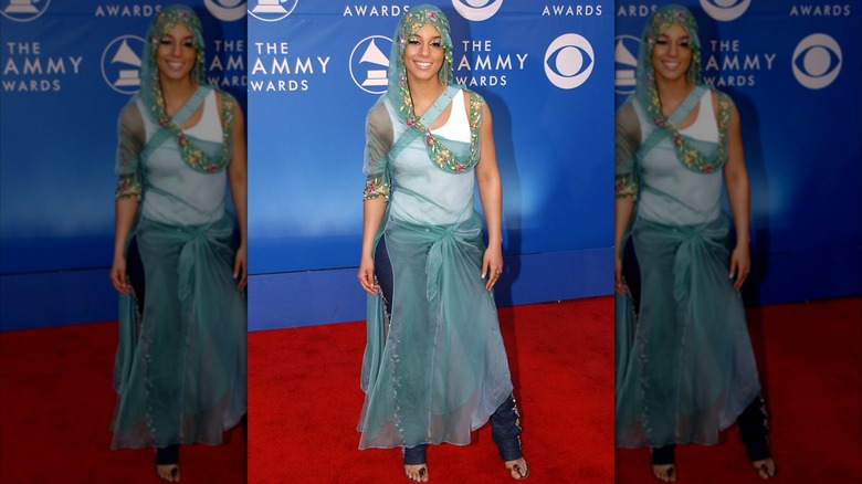 Alicia Keys at the 2002 Grammy Awards.