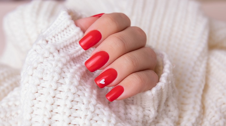Red Nail Art for Valentines Day which are Eclectic,tasteful, and  sophisticated - Hike n Dip | Red nail art designs, Red nail art, Gel nails