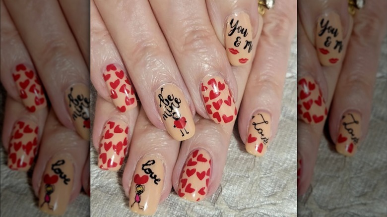 Love messages manicure