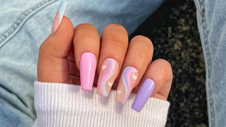 Pastel swirls manicure