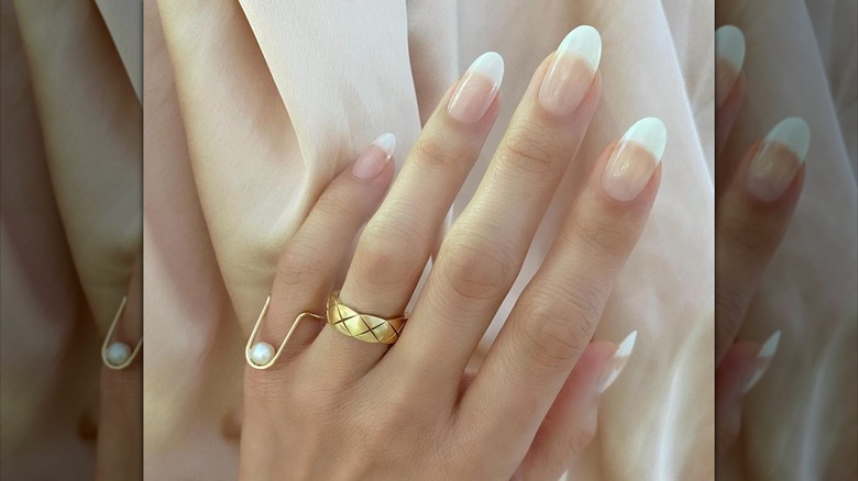 rounded sheer French manicure