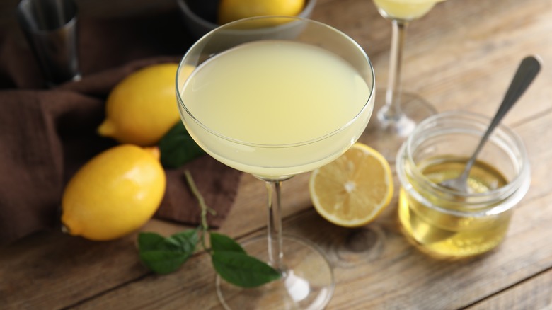 Bee's Knees Cocktail