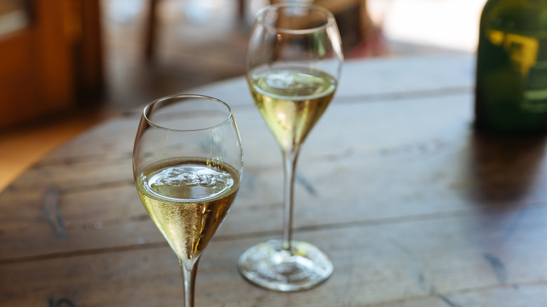 flutes of prosecco