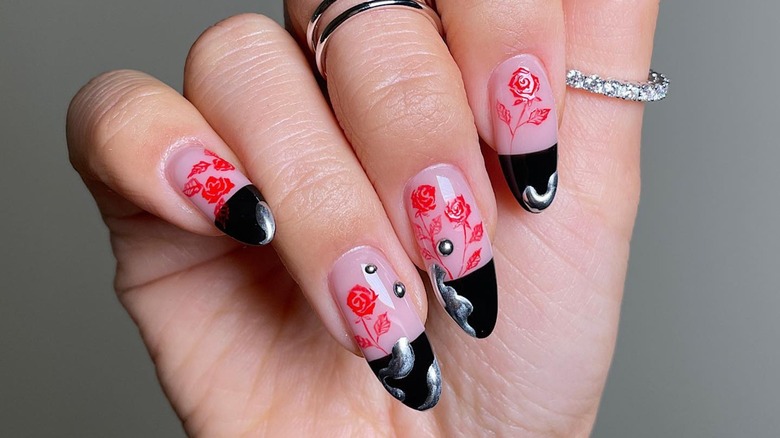 Detailed rose manicure