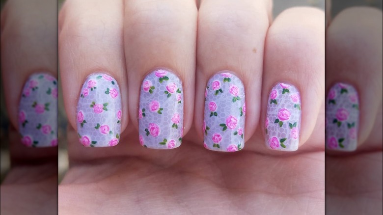 Lace rosette nails