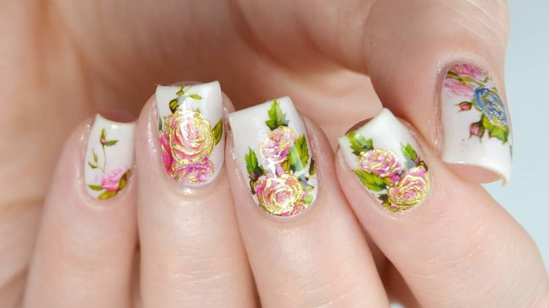 Watercolor rosette manicure