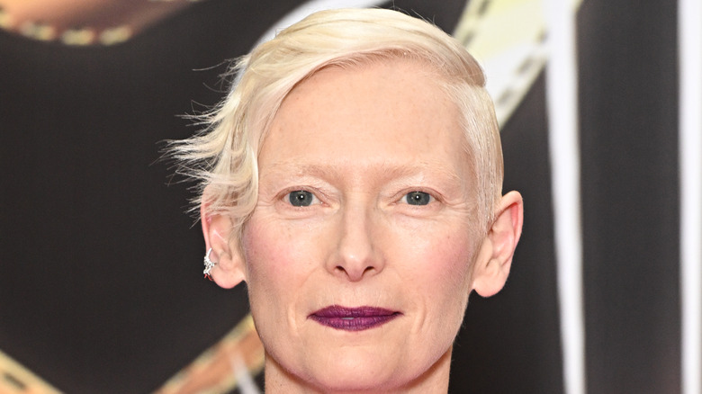 Tilda Swinton burgundy lipstick