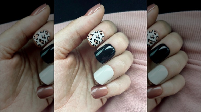 Animal print accent nail