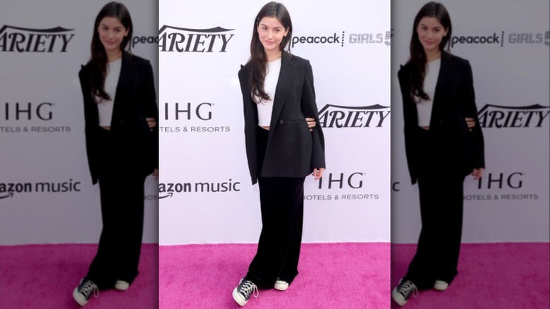 Gracie Abrams wearing simple black pieces in 2021.