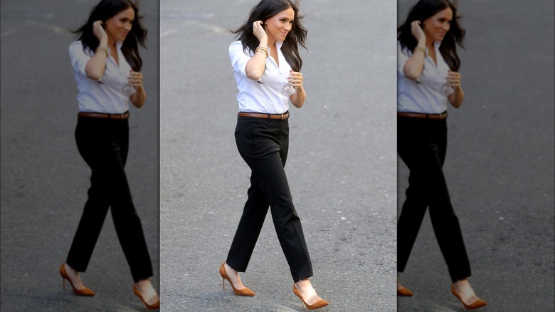 Meghan Steps out on Set of Suits - Meghan's Mirror