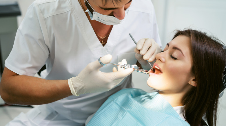 dentist teeth inspection anesthesia