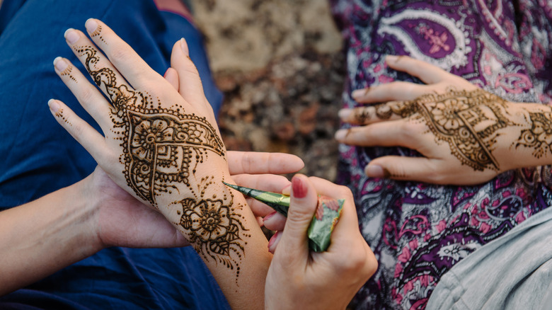 henna tattoos on hands