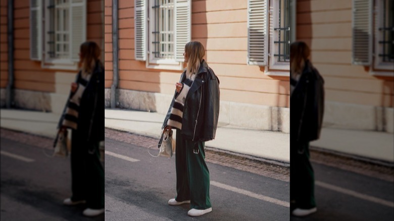 girl wearing oversized outfit