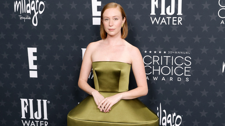 Hannah Einbender on the carpet for the Critics Choice Awards