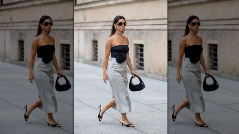 woman wearing kitten heels 