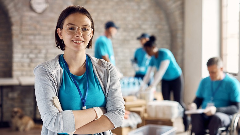 A woman volunteering