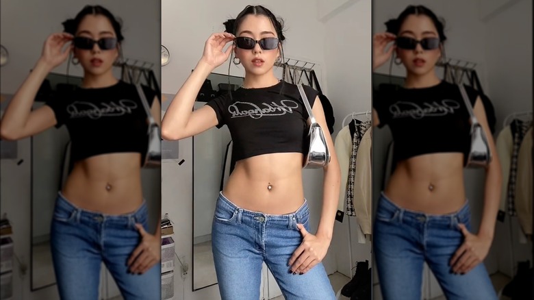 Low-rise jeans and cropped top