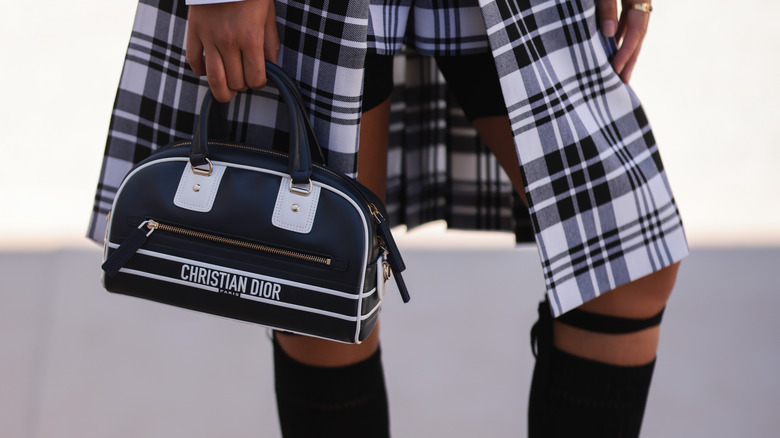 And Just Like That, This Early '00s Bag Trend Is Back Again